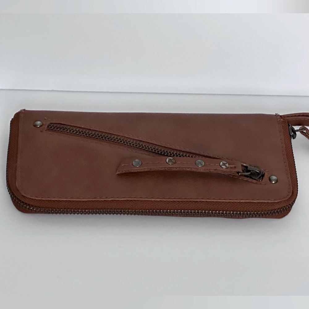 Free People Wallet Brown Distressed Vegan Leather Wristlet Strap Zip Closure - Picture 6 of 12